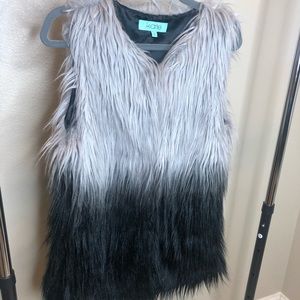 Karlie Black ombré faux fur vest. Large